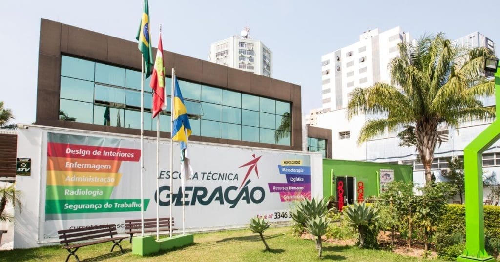 A Escola Técnica Geração é boa - fachada da unidade de Itajaí